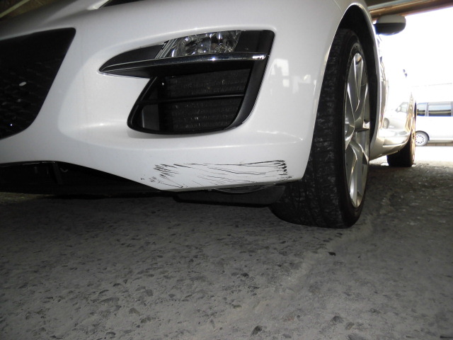 ［塗装修理事例］広島市南区より入庫のＲＸ－8フロントバンパー塗装