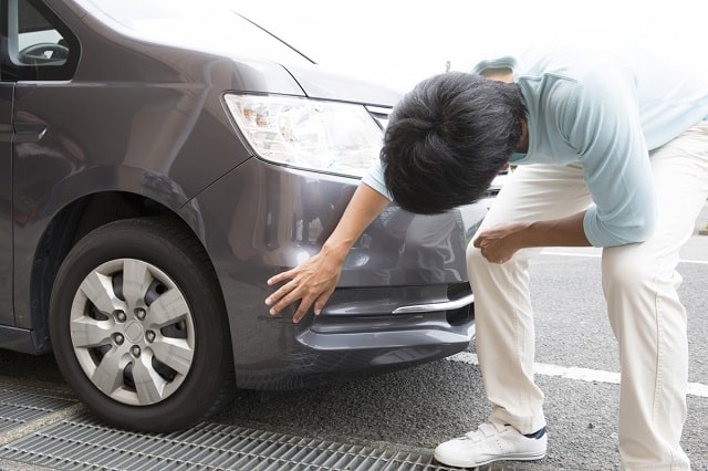 車を擦ったとき確認すること