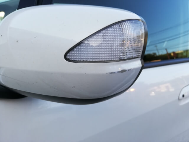 車の擦り傷修理にかかる料金の相場は?